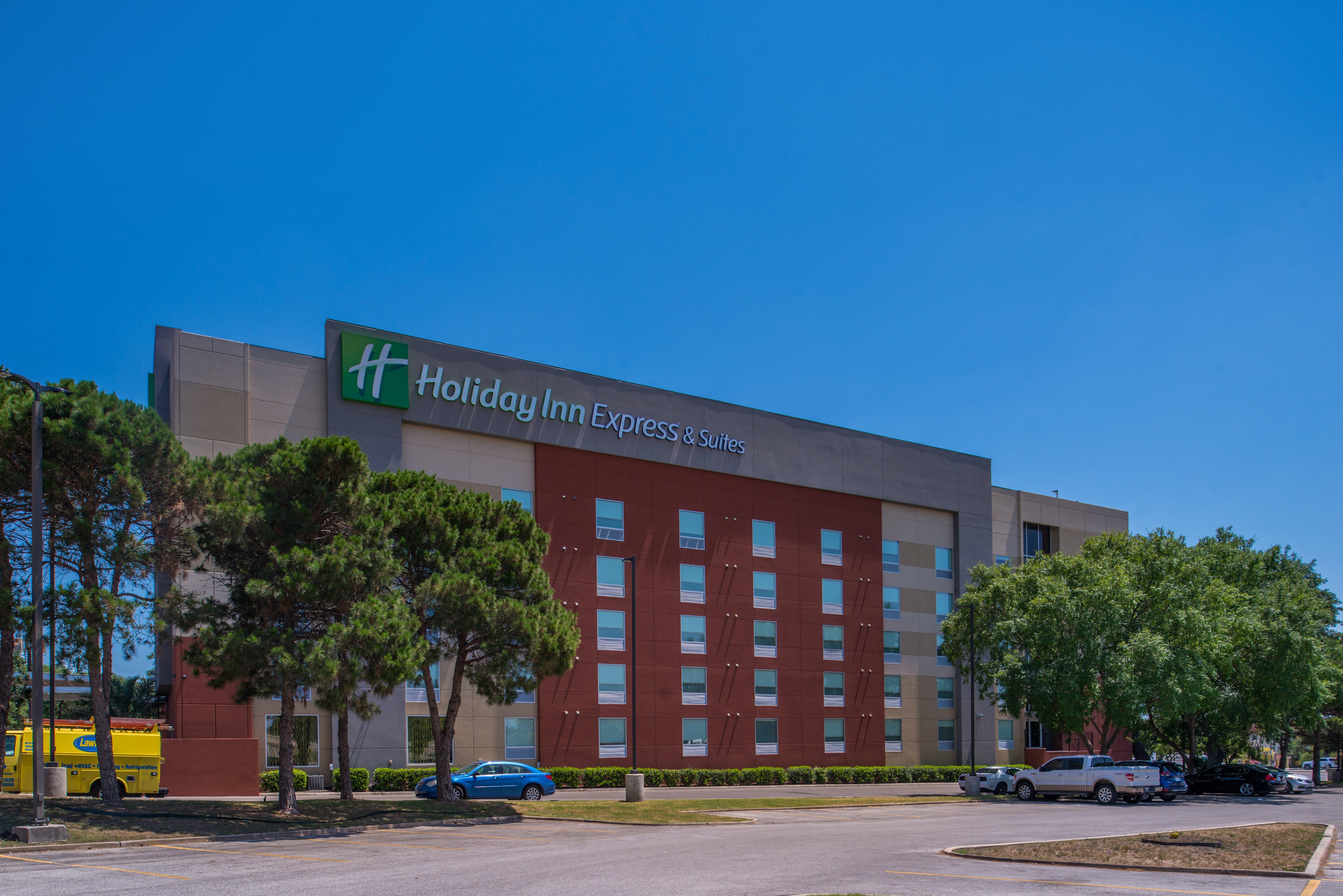 Holiday Inn Express & Suites San Antonio Medical Center North, An Ihg Hotel Exterior photo